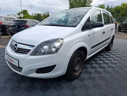 Weiß Gebraucht 2009 Opel Zafira Selection Van / Kleinbus | 2.490 € (Superpreis)