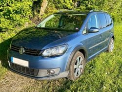 Blau Gebraucht 2012 VW Touran Cross Van / Kleinbus | 7.100 € (Fairer Preis)
