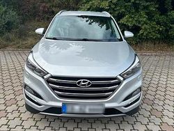 Silber Gebraucht 2016 Hyundai Tucson Premium SUV | 17.200 € (Fairer Preis)