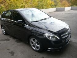 Schwarz Gebraucht 2013 Mercedes B180 Van / Kleinbus | 11.600 € (Fairer Preis)