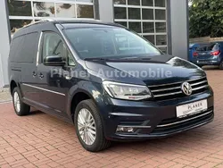 Blau Gebraucht 2018 VW Caddy Maxi Highline Van / Kleinbus | 31.990 €
