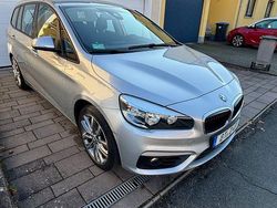 Silber Gebraucht 2016 BMW 218 Gran Tourer Advantage Van / Kleinbus | 8.990 € (Fairer Preis)