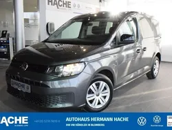 Polsterfarbe: schwarz Gebraucht 2021 VW Caddy Basis Van / Kleinbus | 21.980 €