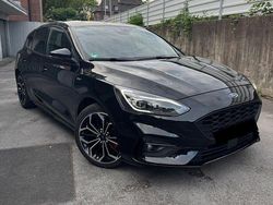Schwarz Gebraucht 2020 Ford Focus ST-Line X Limousine | 18.000 € (Fairer Preis)