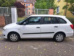 Weiß Gebraucht 2011 Skoda Fabia Classic Kombi | 2.200 € (Guter Preis)