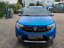 Blau Gebraucht 2016 Dacia Sandero Stepway Limousine | 4.600 € (Fairer Preis)