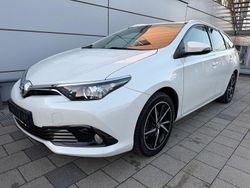 Weiß Gebraucht 2016 Toyota Auris Touring Sports Edition-S Kombi | 8.850 € (Guter Preis)