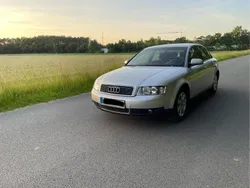 Grau Gebraucht 2003 Audi A4 Limousine | 1.300 € (Superpreis)