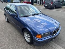 Blau Gebraucht 1995 BMW 316 Compact Kleinwagen | 2.900 €