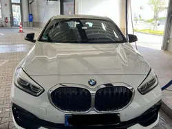 Weiß Gebraucht 2021 BMW 118 Sport Line Kleinwagen | 22.400 € (Fairer Preis)