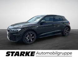 Schwarz (mythosschwarz metallic) Neu 2025 Audi A1 Sportback S-Line Kleinwagen | 32.890 € (Fairer Preis)
