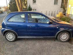 Blau Gebraucht 2005 Opel Corsa Kleinwagen | 1.400 € (Etwas zu teuer)
