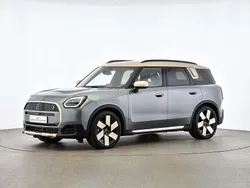Grün Gebraucht 2024 Mini Countryman SUV | 42.489 € (Guter Preis)