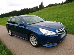 Blau Gebraucht 2010 Subaru Legacy Active Kombi | 9.000 € (Etwas zu teuer)