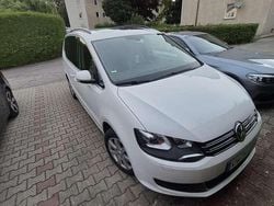 Weiß Gebraucht 2014 VW Sharan Comfortline Van / Kleinbus | 7.499 € (Superpreis)