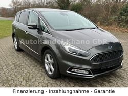 Grau Gebraucht 2016 Ford S-MAX Vignale Van / Kleinbus | 13.700 € (Fairer Preis)