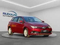 Red mc. Gebraucht 2017 Toyota Auris Comfort Limousine | 11.699 € (Fairer Preis)