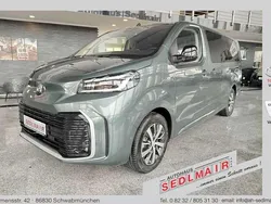 Edu all terrain green metallic Neu 2024 Toyota Proace Verso Team Kombi | 42.880 € (Fairer Preis)