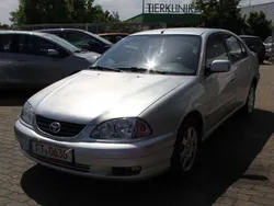 Silver metallic Gebraucht 2001 Toyota Avensis Terra Limousine | 1.900 € (Fairer Preis)