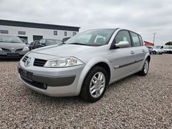 Silber Gebraucht 2006 Renault Mégane II Avantage Limousine | 2.999 € (Teuer)