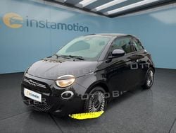 Schwarz Gebraucht 2022 Fiat 500e Icon Kleinwagen | 16.949 € (Etwas zu teuer)