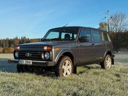 Grau Gebraucht 2021 Lada niva SUV | 22.900 €