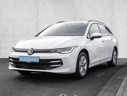 Pure white Gebraucht 2024 VW Golf VIII Life Kombi | 24.319 € (Guter Preis)