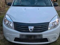 Weiß Gebraucht 2009 Dacia Sandero Kleinwagen | 1.200 € (Guter Preis)