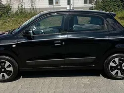 Schwarz Gebraucht 2017 Renault Twingo LIMITED Kleinwagen | 10.500 € (Fairer Preis)