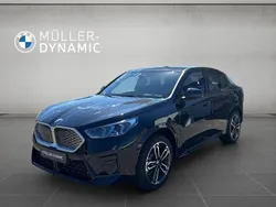Black sapphire metallic Neu 2025 BMW iX2 Luxury Line SUV | 56.680 € (Guter Preis)