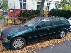Grün Gebraucht 1998 BMW 316 Kombi | 1.050 € (Fairer Preis)