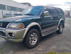 Grau Gebraucht 2001 Mitsubishi Pajero SUV | 10.500 €