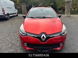 Rot Gebraucht 2013 Renault Clio GrandTour Luxe Kombi | 5.699 € (Guter Preis)