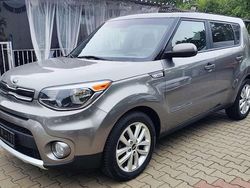 Grau Gebraucht 2017 Kia Soul SUV | 9.999 €