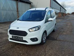 Weiß Gebraucht 2019 Ford Tourneo Courier Van / Kleinbus | 10.999 € (Guter Preis)