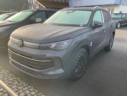 Delfingrau metallic Neu 2025 VW Tiguan Life SUV | 47.495 € (Superpreis)