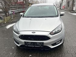 Grau Gebraucht 2017 Ford Focus Cool & Connect Limousine | 6.490 € (Superpreis)