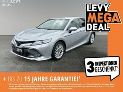 Platinsilber metallic Gebraucht 2020 Toyota Camry Luxury Limousine | 30.770 € (Etwas zu teuer)