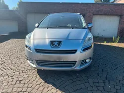 Silber Gebraucht 2011 Peugeot 5008 Van / Kleinbus | 4.800 € (Etwas zu teuer)