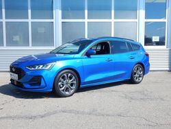 Desert island blue (metallic) Gebraucht 2024 Ford Focus Kombi | 25.790 € (Fairer Preis)