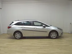 Silber Gebraucht 2018 Opel Astra Edition Kombi | 10.680 € (Guter Preis)