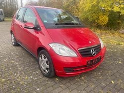Rot Gebraucht 2011 Mercedes A160 Kleinwagen | 590 €