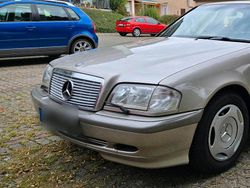 Gold Gebraucht 1997 Mercedes C200 Limousine | 2.000 € (Superpreis)