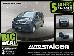 Diamant schwarz Gebraucht 2021 Opel Vivaro-e Combi Edition Van | 19.990 € (Guter Preis)