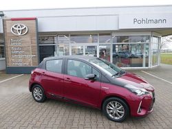 Rot Gebraucht 2017 Toyota Yaris Hybrid Comfort Kleinwagen | 14.730 € (Fairer Preis)
