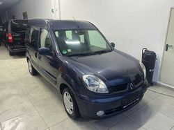 Grau Gebraucht 2005 Renault Kangoo Privilege Van / Kleinbus | 2.799 € (Fairer Preis)