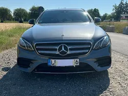 Grau Gebraucht 2018 Mercedes E220 Limousine | 27.500 € (Guter Preis)