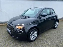 Schwarz Gebraucht 2022 Fiat 500e Action Limousine | 12.990 € (Superpreis)