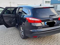 Schwarz Gebraucht 2014 Ford Focus Titanium Kombi | 6.300 €