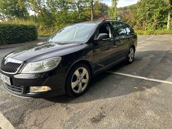Schwarz Gebraucht 2011 Skoda Octavia Sport Kombi | 2.850 € (Guter Preis)